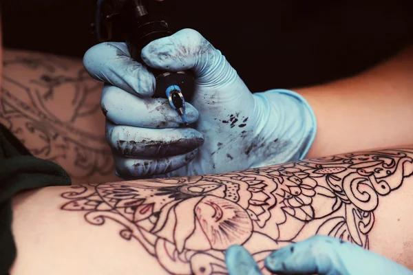 Common Mistakes to Avoid When Visiting Tattoo and Piercing Studios