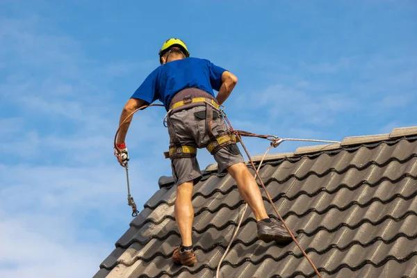 Trusted Roofing Contractor Near Me for Affordable Roofing Services