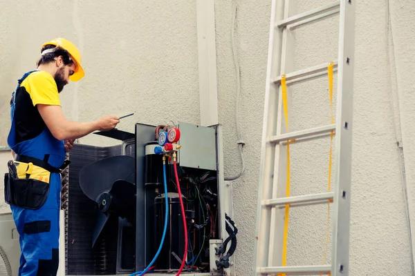 Important Considerations Before Choosing HVAC Repair or Replacement